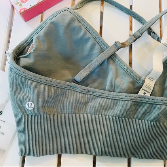 Lululemon awakening bra earl green size with pads - Picture 3 of 5